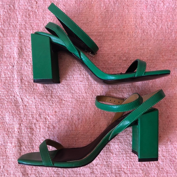 🍾HP🍾 Jaggar Green Square Toe Strappy Block Heel - Picture 2 of 5